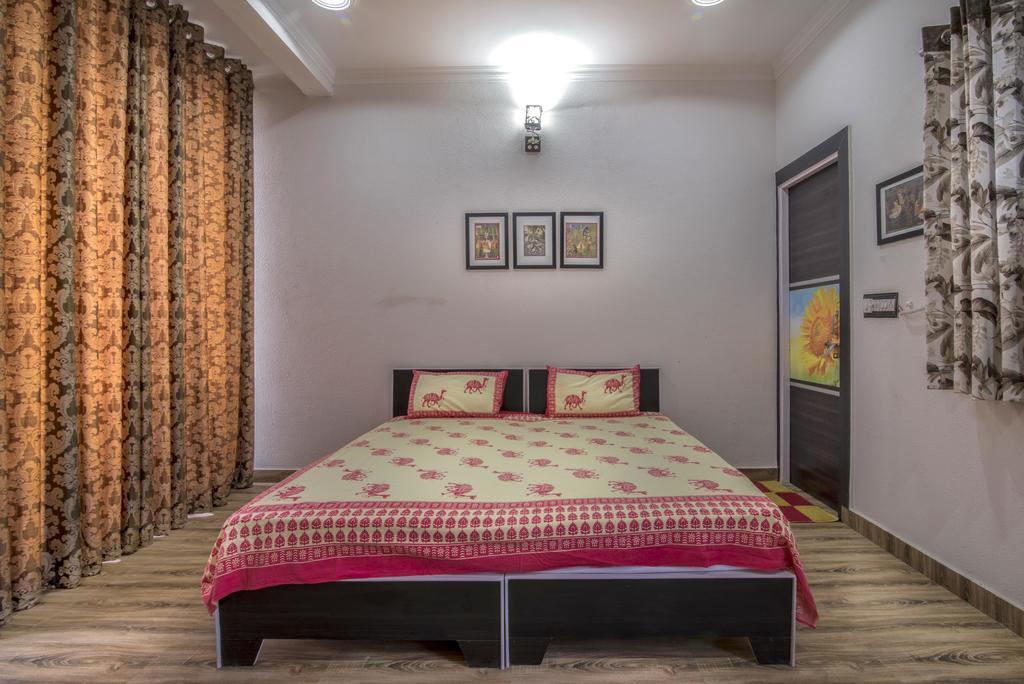 Tuk Tuk Homestay Агра Экстерьер фото