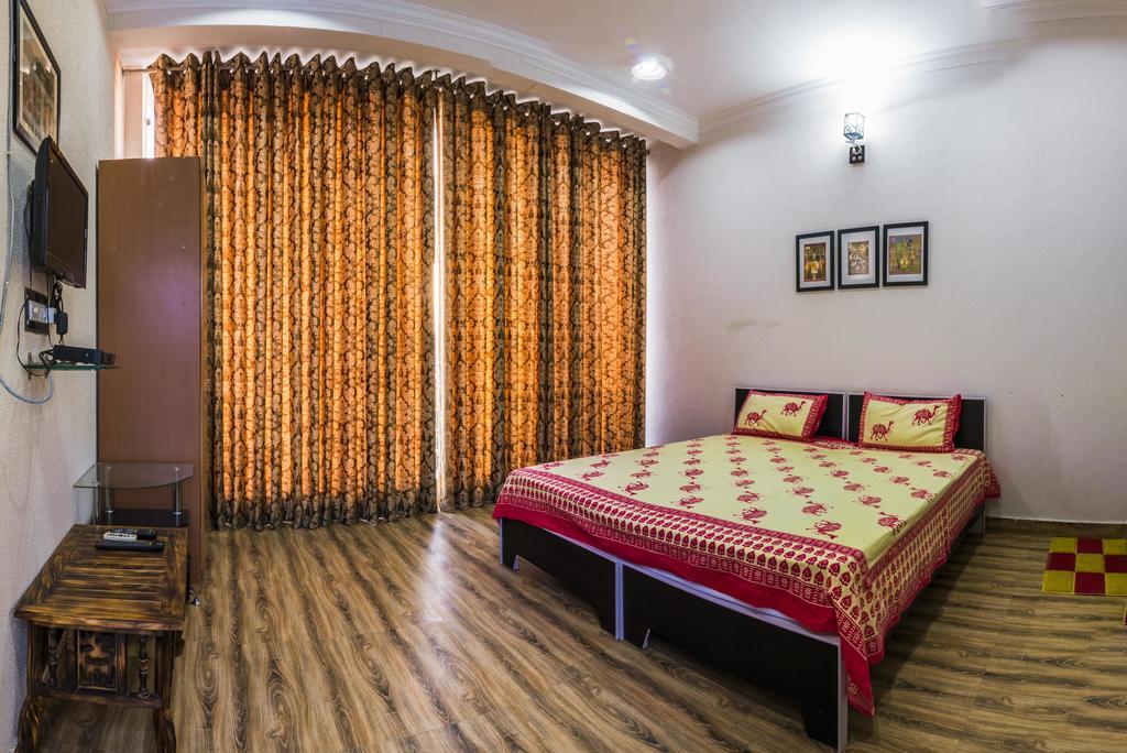 Tuk Tuk Homestay Агра Экстерьер фото