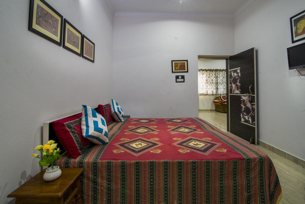 Tuk Tuk Homestay Агра Экстерьер фото