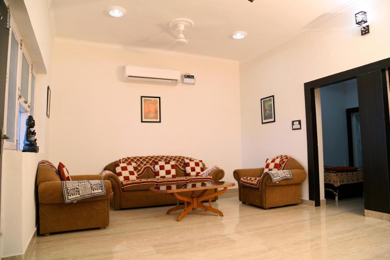 Tuk Tuk Homestay Агра Экстерьер фото